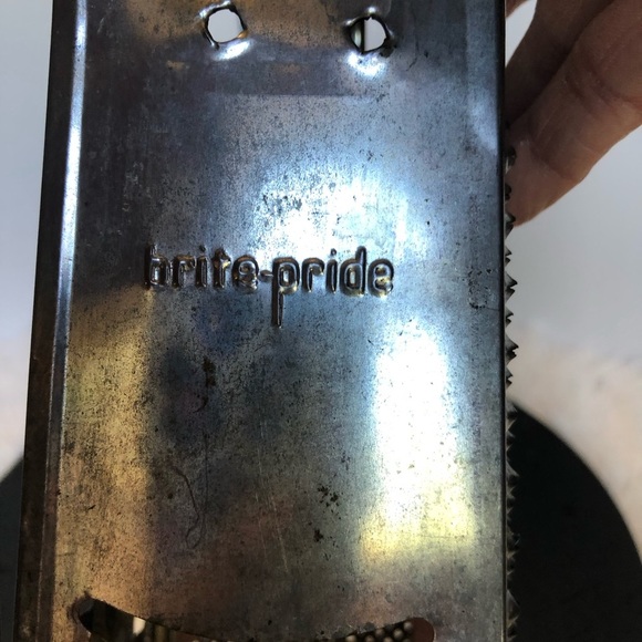 Set of Vintage Graters Box Grater and Flat Grater - Picture 5 of 16